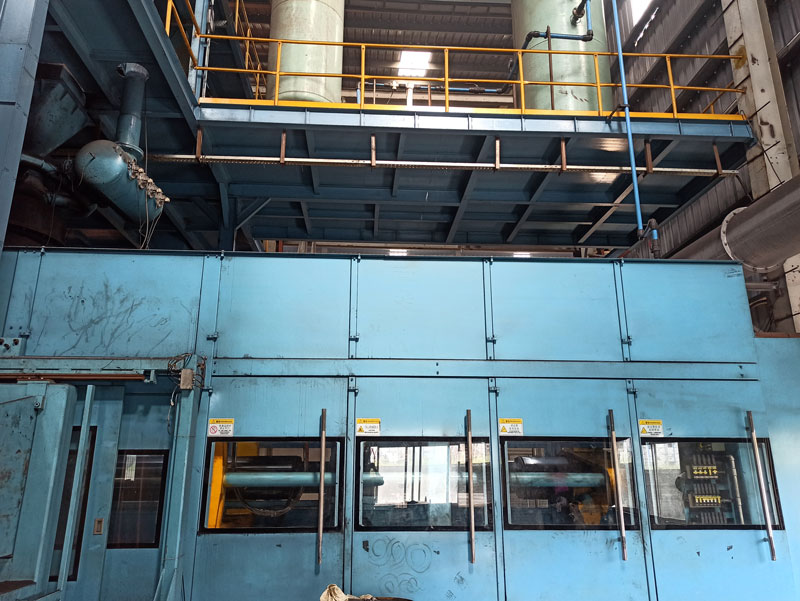 Vertical Moulding Machine